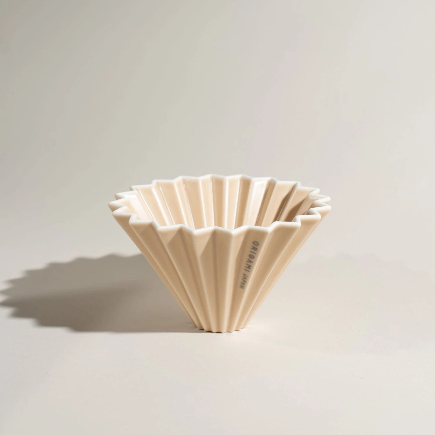 ORIGAMI Coffee Dripper - Matte Beige 2 ORIGAMI Coffee Dripper - Matte Beige