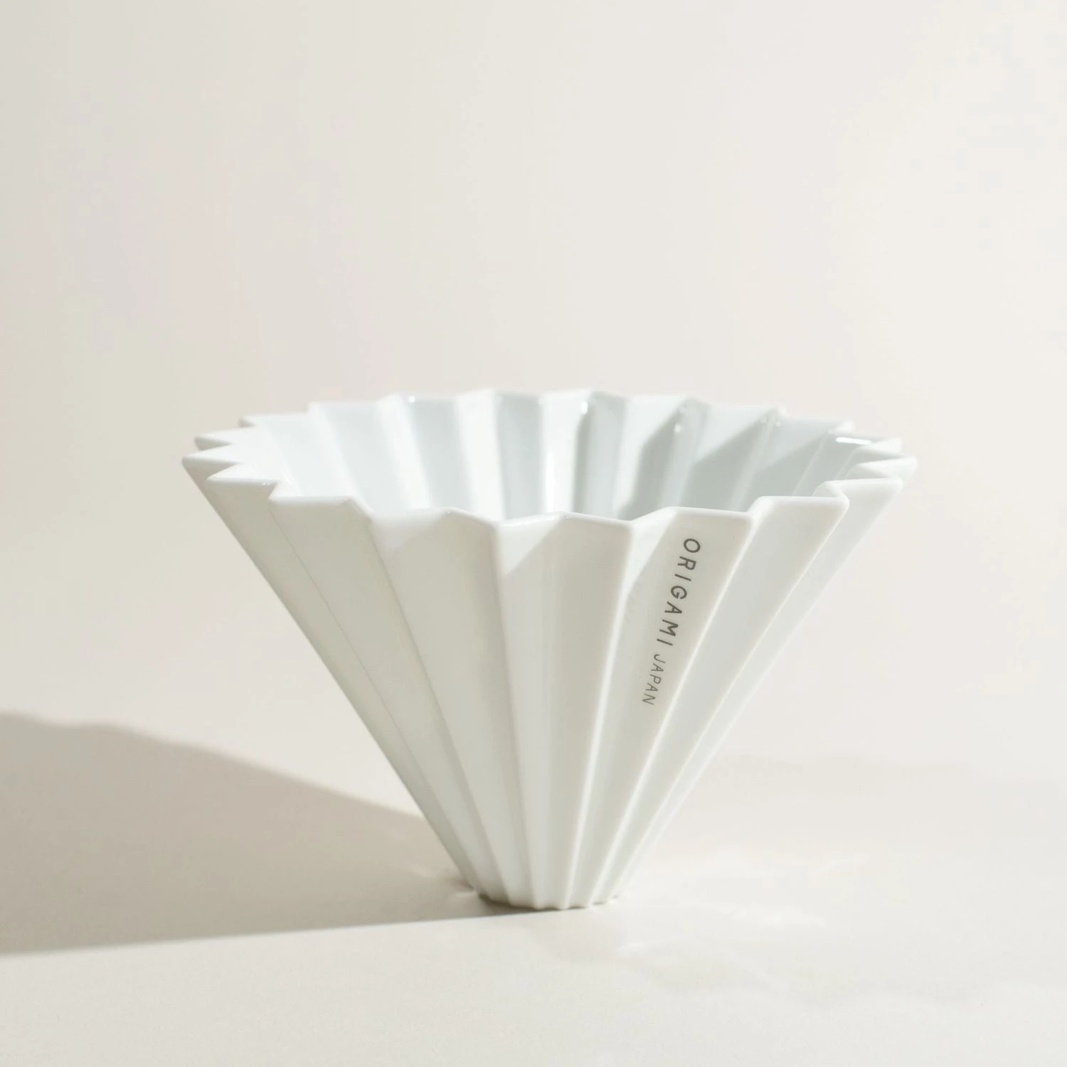 ORIGAMI Coffee Dripper - White 2 ORIGAMI Coffee Dripper - White